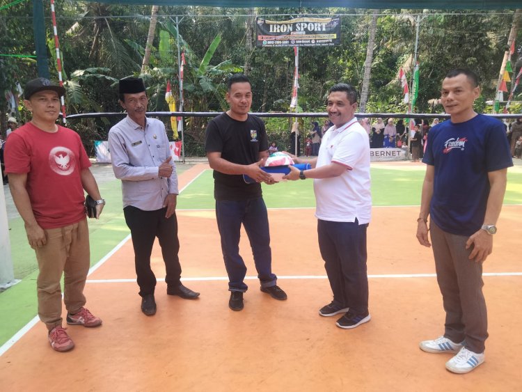 Open Tournament Volly Ball Jaro Cup II Desa Tegal Kec. Cikedal Secara Resmi Dibuka Sekda Kab. Pandeglang