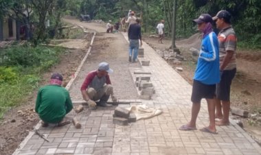 Diduga Kualitas Paving Block Tidak SNI dan Tanpa Ada Papan Informasi, Proyek Aspirasi Dewan di Soal KAP-B