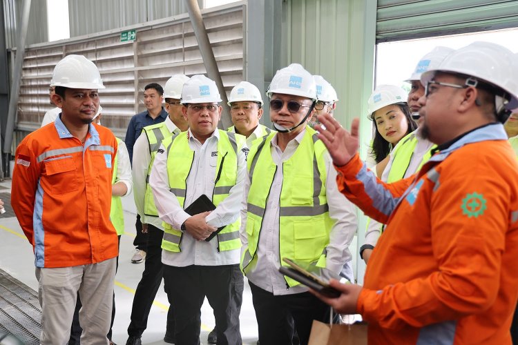 Pabrik Garam di Kabupaten Serang di Tinjau Menko Pangan Zulkifli Hasan Beserta Pj Gubernur Banten