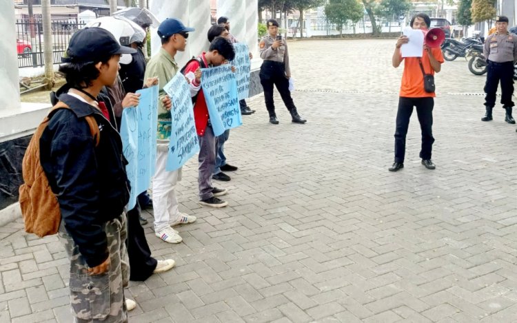 Demo Kantor Bupati Pandeglang, Ini Tuntutan Aktivis Soal MoU Pengiriman Sampah Tangsel ke Pandeglang