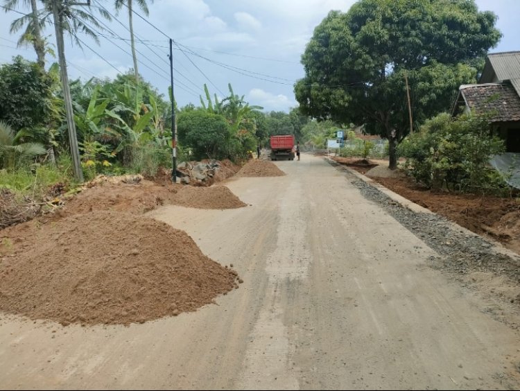 Proyek Jalan Sukawaris–Tanjungan Segmen 2 Dipuji Warga Usai Pelaksana Beri Penjelasan Teknis dalam Musyawarah