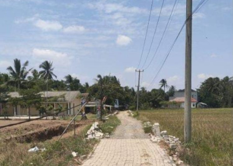 Jalan Dana Desa 2024 Terbengkalai Hingga 2026, Mantan Ketua RT Karoya: “Bagaimana Tidak Malu?"