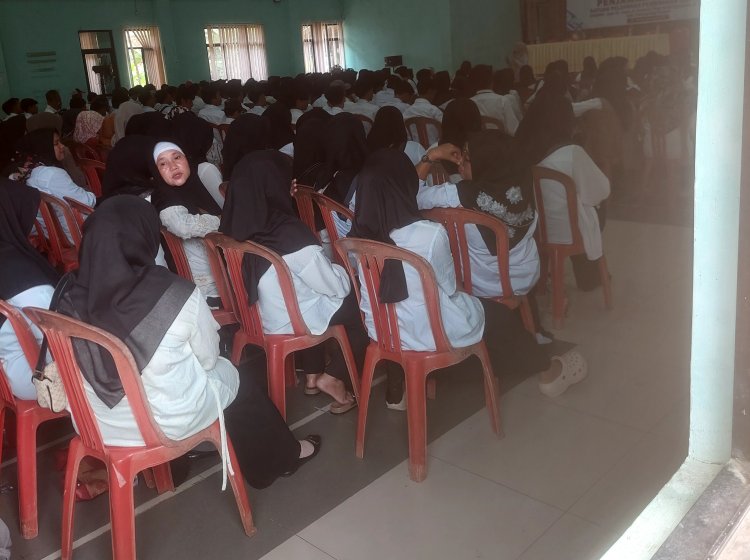 Pelatihan Penjamah Makanan MBG, Yayasan H. Kasmidi, Daar El Ulum, YPPSDP, Toha Asep Suherman & Dinkes Pandeglang Di Koperasi Amanah Cikedal