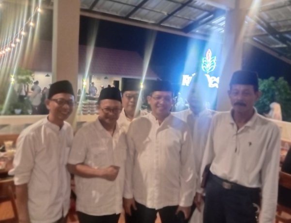 Pengurus PGRI Kabupaten Pandeglang, Adakan Rapat Koordinasi Dengan Para Ketua Cabang Di Cafe Kula Resto Carita