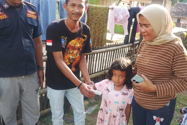Bppkb Dpac Jiput Berikan Santunan Anak Yatim Dengan Cara door to door langsung ke Rumah Penerima Manfaat 