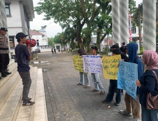 Tutut BGN & Satgas MBG Pandeglang Lakukan Audit dan Verifikasi Terakit Dugaan KKN Pengelola SPPG, Gabungan Organisasi Serudug Kantor Bupati Pandeglang
