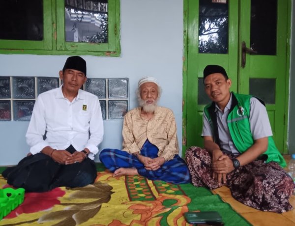 Ketua DPC & Ketua Panitia MUSCAB VI DPC PPP Pandeglang, Silaturahmi dan Meminta Doa Dari Abuya Muhtadi Cidahu
