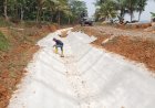 Lakukan Pemeliharaan Saluran D.I Hingga Desember 2026,  Walau Kondisi Lokasi Sulit, PT. Nindya Karya Selesaikan Pekerjaan