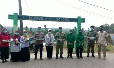 Polsek Bojong Bersama Muspika Bagikan 1.500 Masker, Warga Diimbau Waspada Dampak Erupsi Gunung Anak Krakatau