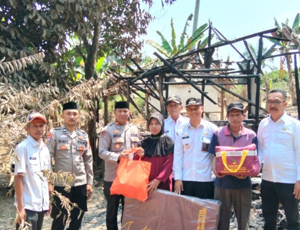 Muspika Bojong Hadir di Tengah Duka, Korban Kebakaran Terima Bantuan