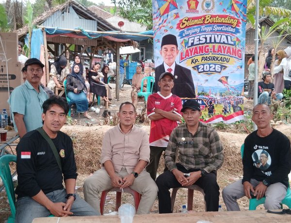 Dipandang Dapat Memberdayakan UMKM Lokal, Ketua Komisi IV DPRD Pandeglang TB. Udi Juhdi, Hadiri Acara Pelombaan Layang-layang Di Desa Pasirkadu Kecamatan Sukaresmi