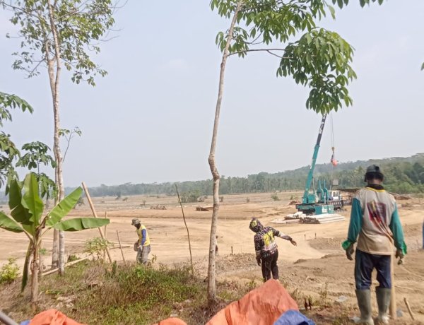 Proyek Pokpan Kandang Ayam Disorot, Warga Keluhkan Minimnya Informasi dan Keselamatan Kerja