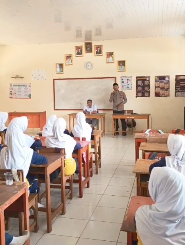 Polsek Bojong Sosialisasikan SPMB SMA Kemala Taruna Bhayangkara di SMPN 1 Bojong